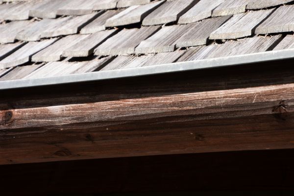 Cost of Wood Gutter Service in Syracuse